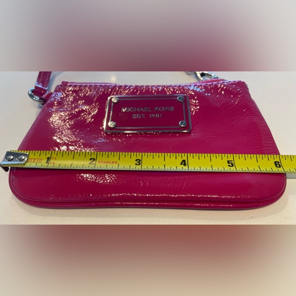 MICHAEL KORS Pink Glossy Small Zip Pouch - Picture 10 of 10